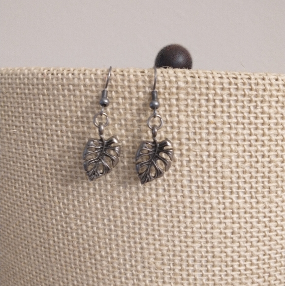 Earrings - Picture 8 of 10